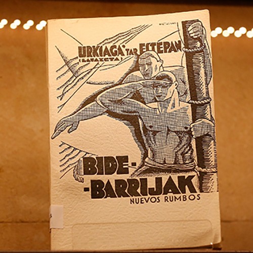 Museo del Nacionalismo Vasco - Bitxiak - Máquina de coser de la madre de Esteban Urkiaga “Lauaxeta”