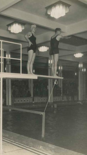 Museo del Nacionalismo Vasco - Fondo Fotográfico - Natación