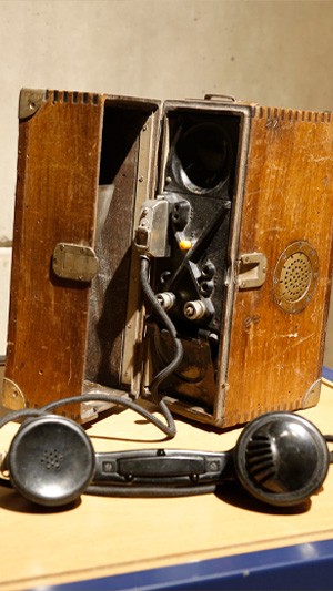 Museo del Nacionalismo Vasco - Bitxiak - Teléfono de campaña