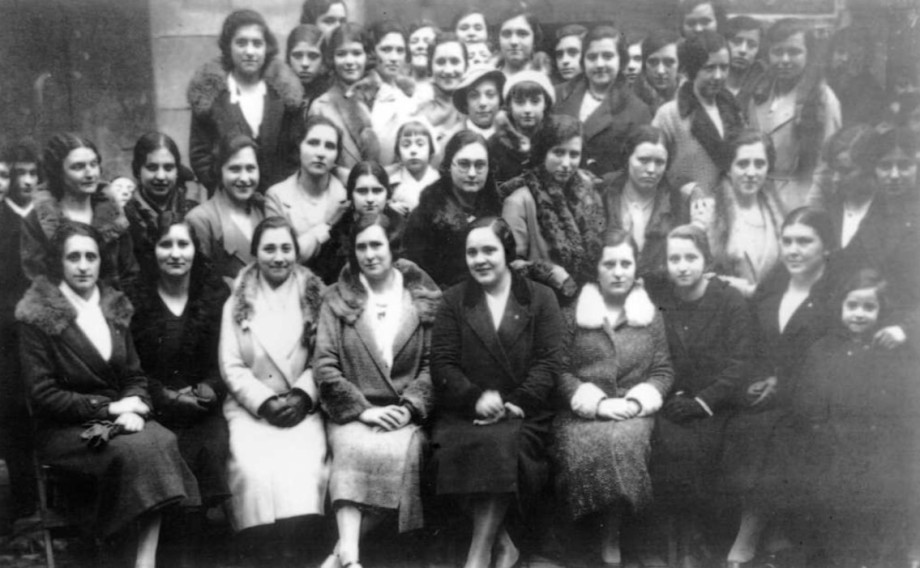 Fotografía de un grupo de mujeres pertenecientes a EAB de Errenteria.